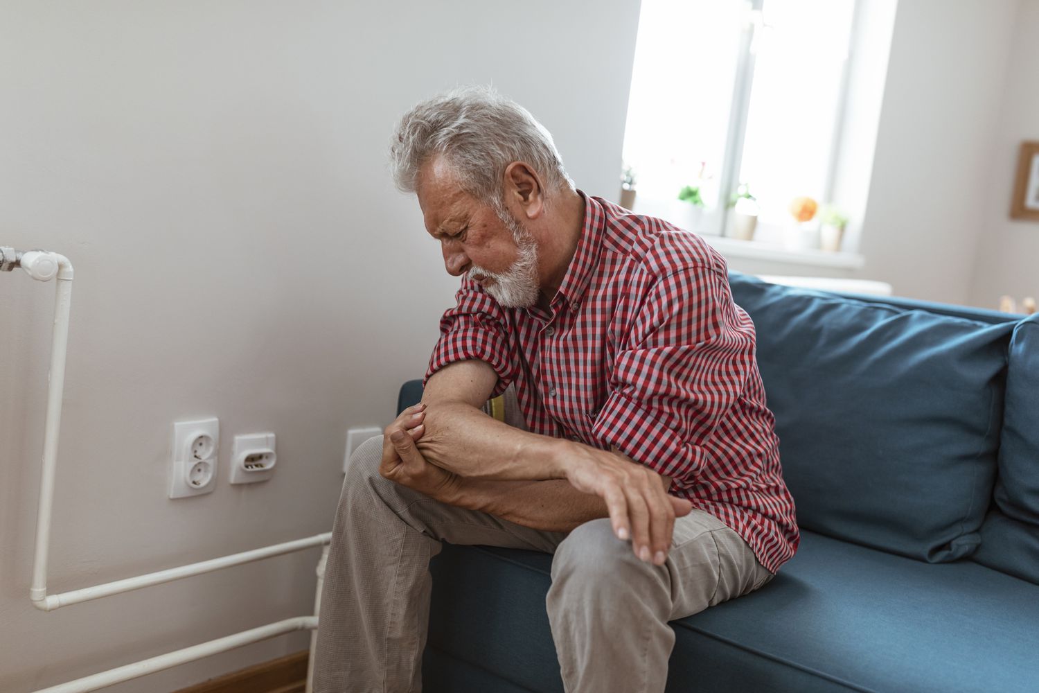 Effective Elbow Gout Management: Relief & Prevention